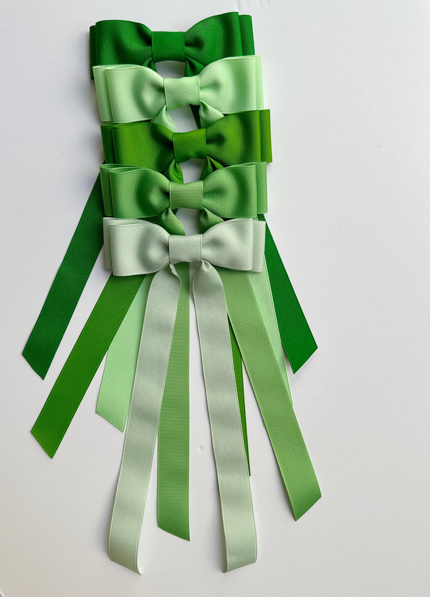 Leaf solid grosgrain ribbon bows