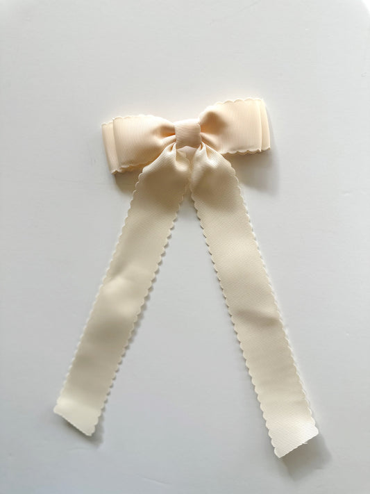 Cream scalloped solid grosgrain ribbon bows