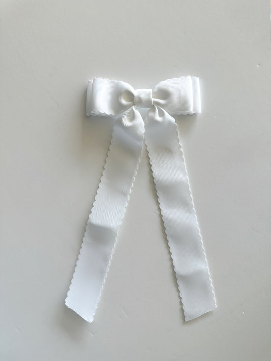 White scalloped solid grosgrain ribbon bows